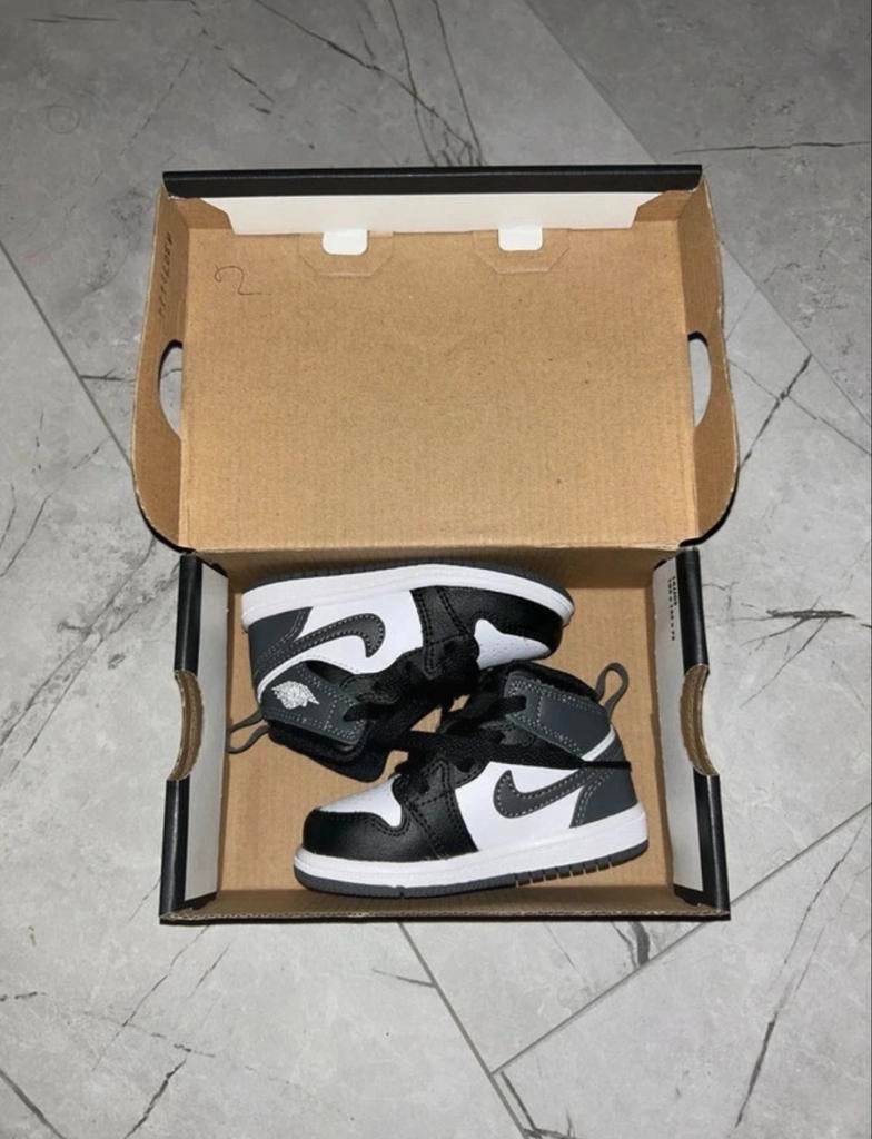 Jordan 1 Mid Black White Iron Grey (TD) - Maat 21, Ophalen of Verzenden, Nieuw, Jongetje of Meisje, Schoentjes