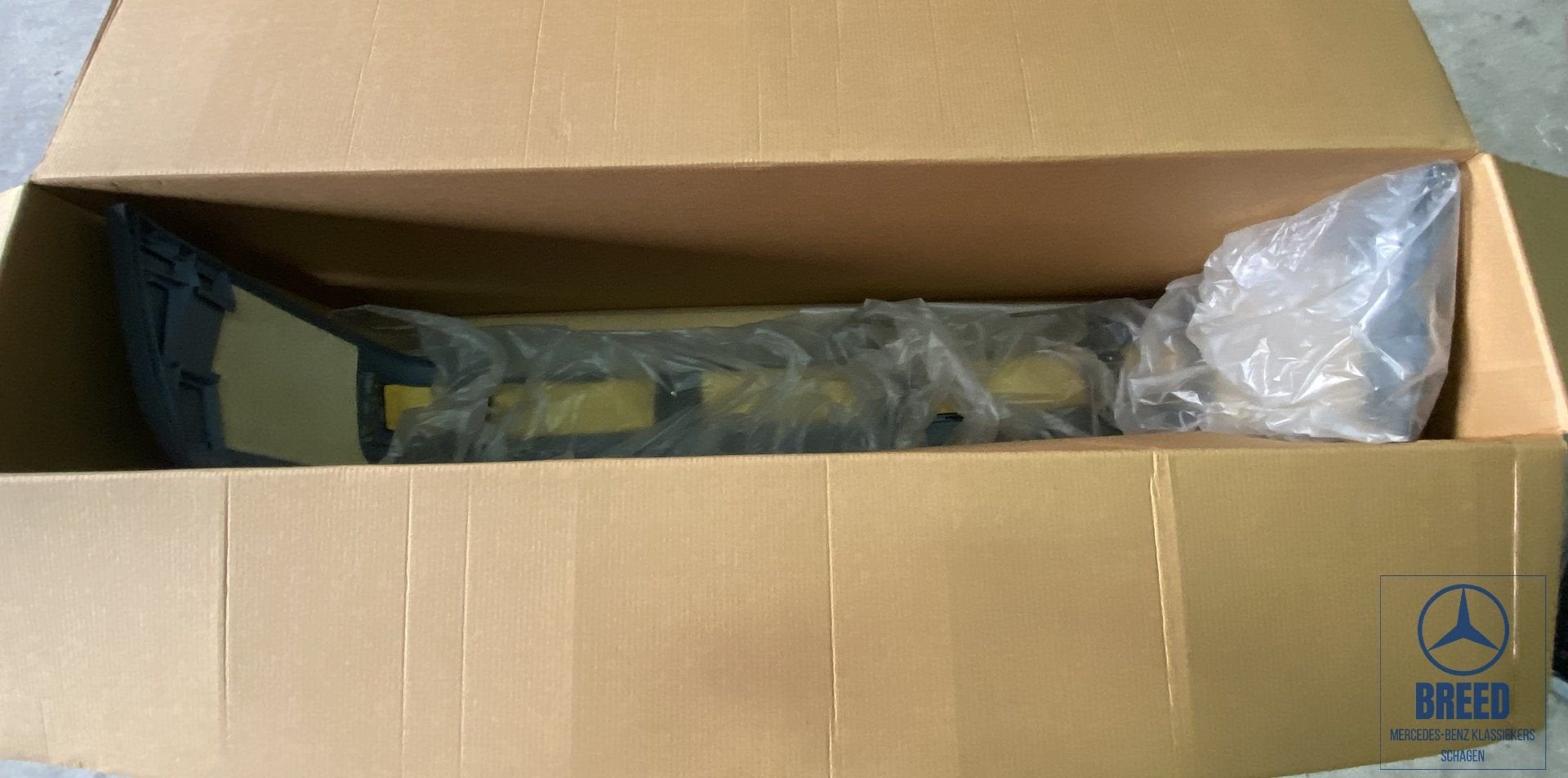 NOS achterbumper voor Mercedes-Benz W124 T-model S124 Mopf 0, Auto-onderdelen, Ophalen, -, Nieuw, Achter