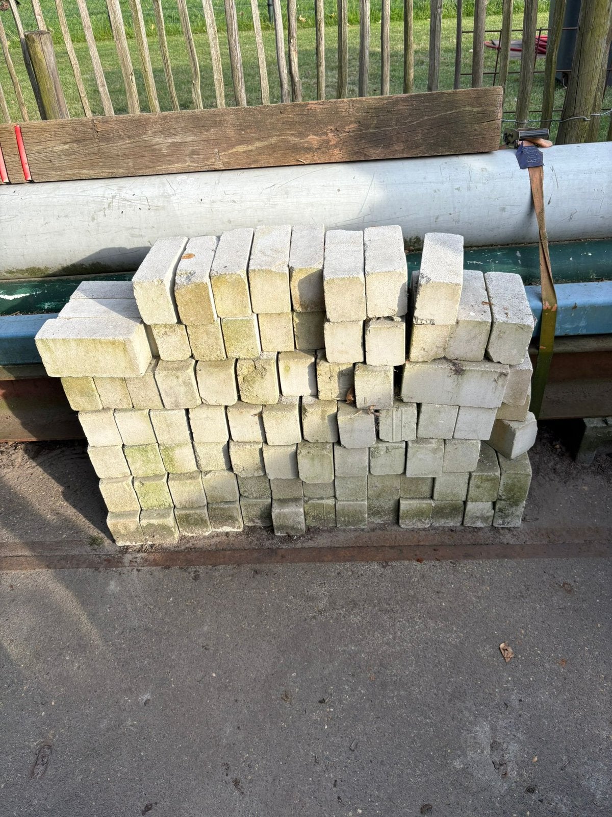 Gratis Kalkzandstenen baksteenformaat, Doe-het-zelf en Verbouw, Metselstenen, Ophalen, Nieuw, Kalkzandstenen