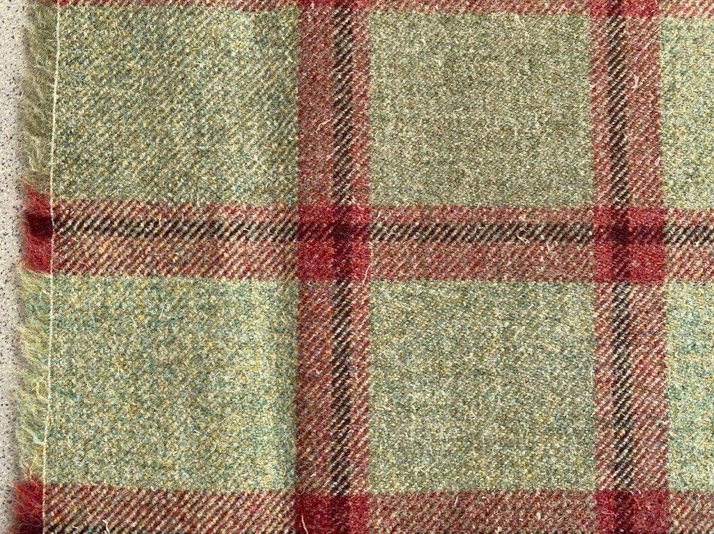 ANTA Moniak; groen+roze; restant SCHOTSE meubelstof, Wol, 120 cm of meer, Nieuw, Ophalen of Verzenden