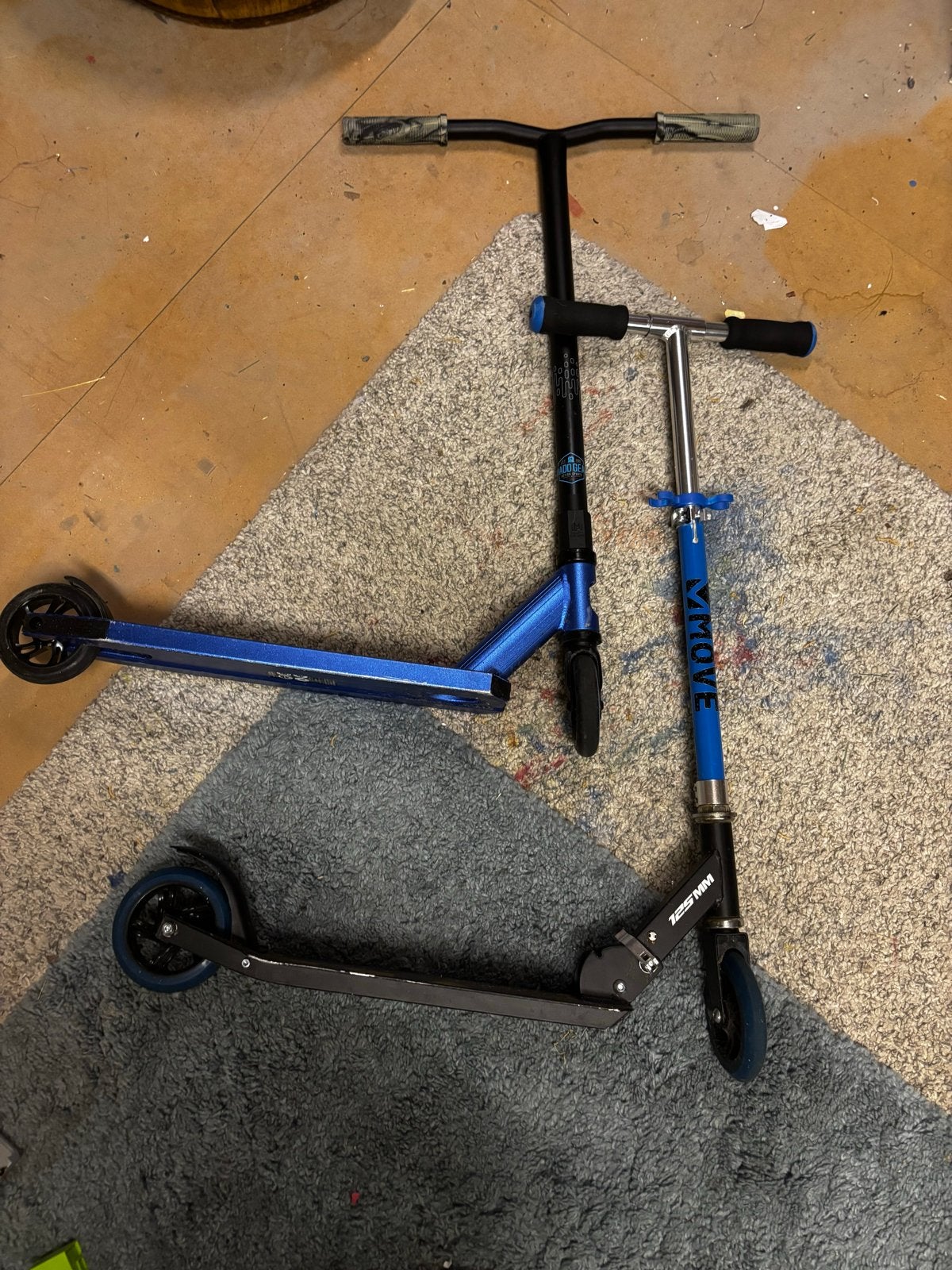 Set van 2 stuntsteppen - Blauw en Zwart, Ophalen, Gebruikt, Gewone step