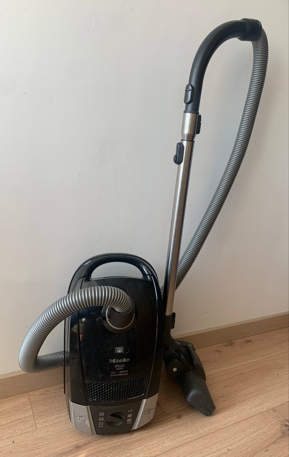 Miele S6230 stofzuiger - 2000watt, Gebruikt, 1600 tot 2000 watt, Miele, Sledestofzuiger