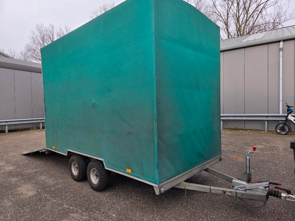 Trailer - tandemasser met gesloten opbouw (huif), Ophalen, Gebruikt