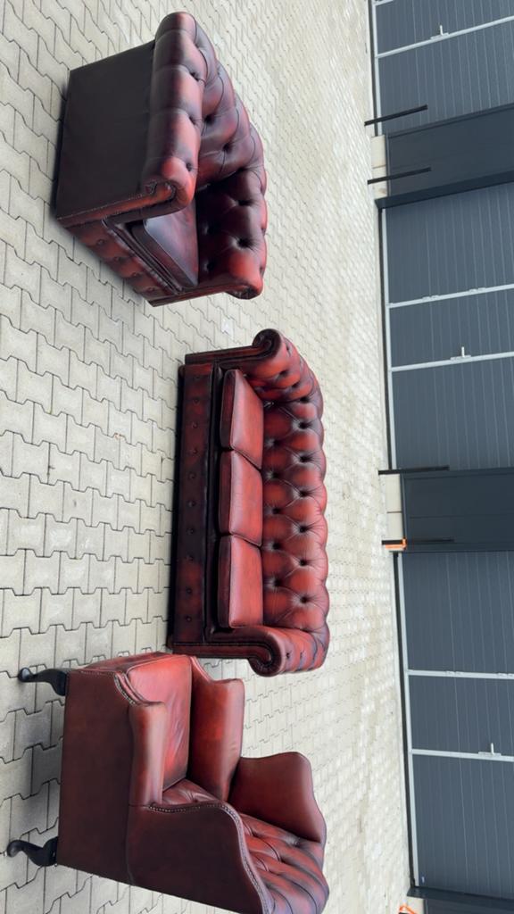 Chesterfield bank en fauteuil set - Rood leer, Huis en Inrichting, Ophalen, Gebruikt, Vintage, Driepersoons