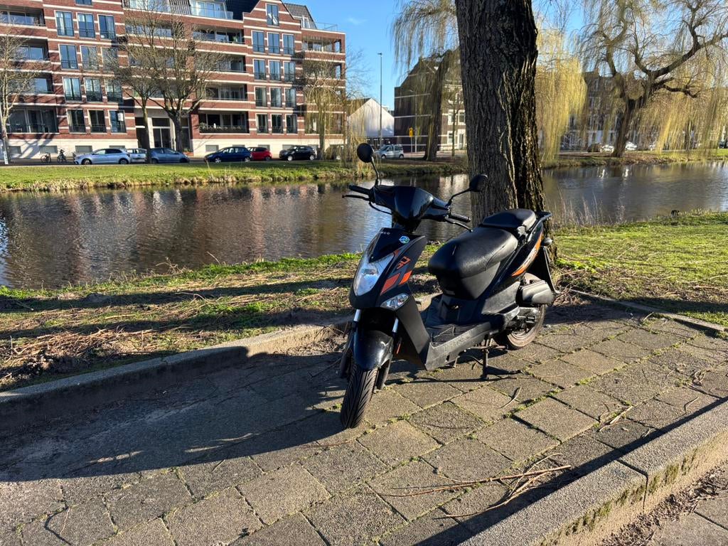 Kymco Agility 2019, Fietsen en Brommers, Scooters | Kymco, Zo goed als nieuw, Agility, Maximaal 25 km/u, Benzine, Ophalen