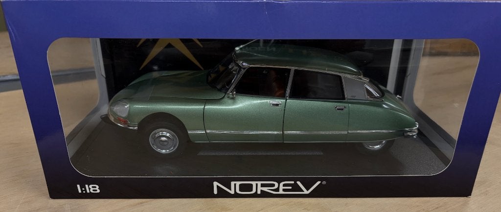 Citroen DS23 Pallas Groen schaal 1/18 NOREV 181570 OLD STOCK