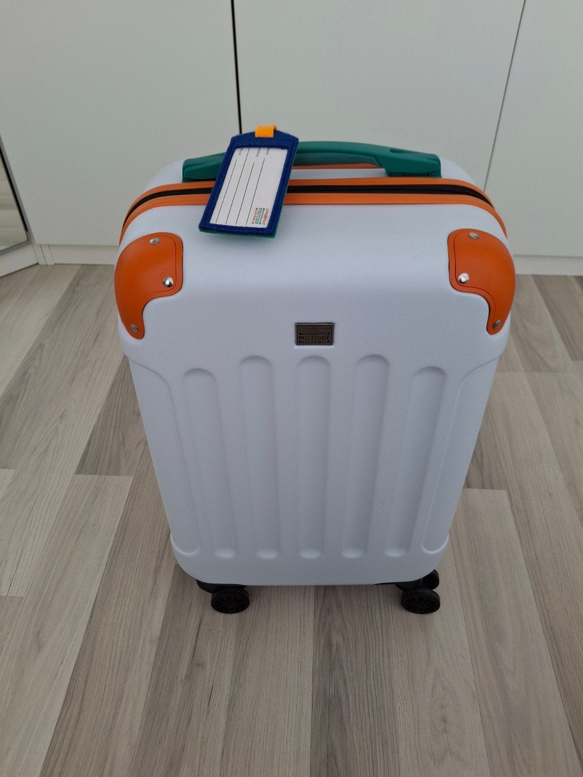 Stijlvolle reiskoffer van postcodeloterij met cijferslot en, Ophalen, Zo goed als nieuw, 30 cm of meer, Uitschuifbare handgreep