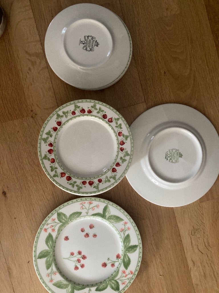 borden en gebakschaaltjes, Huis en Inrichting, Keuken | Servies, Ophalen, Overige merken, Zo goed als nieuw, Bord(en)