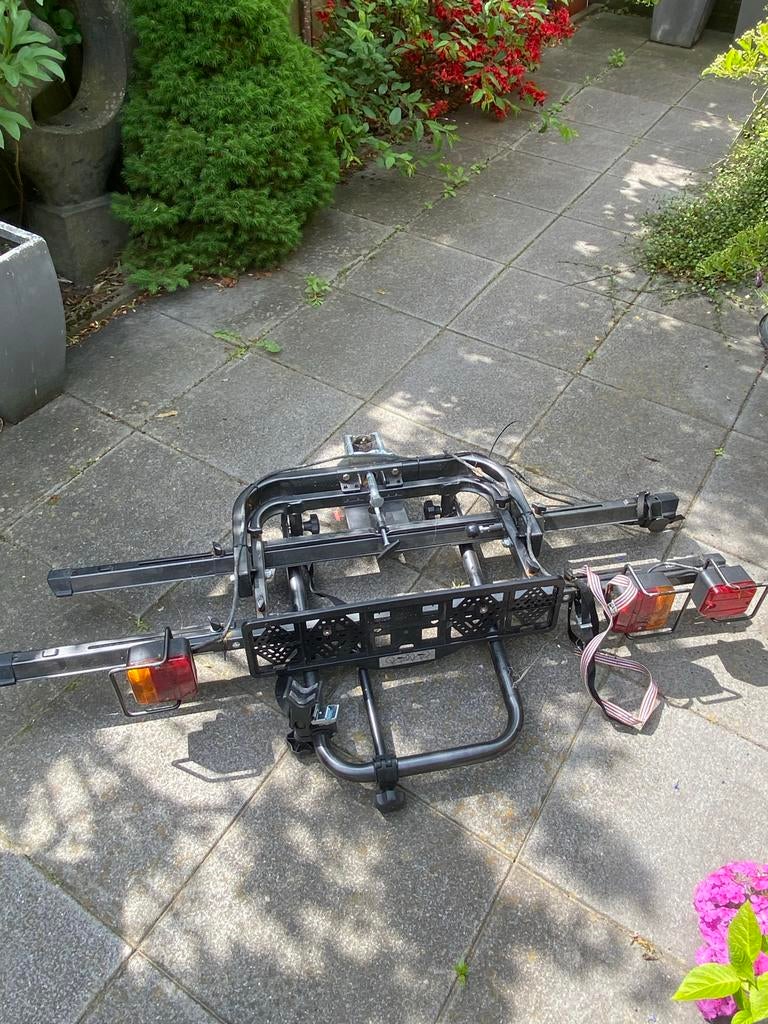Stevige trekhaak fietsendrager, Ophalen, 2 fietsen, Gebruikt, Trekhaakdrager