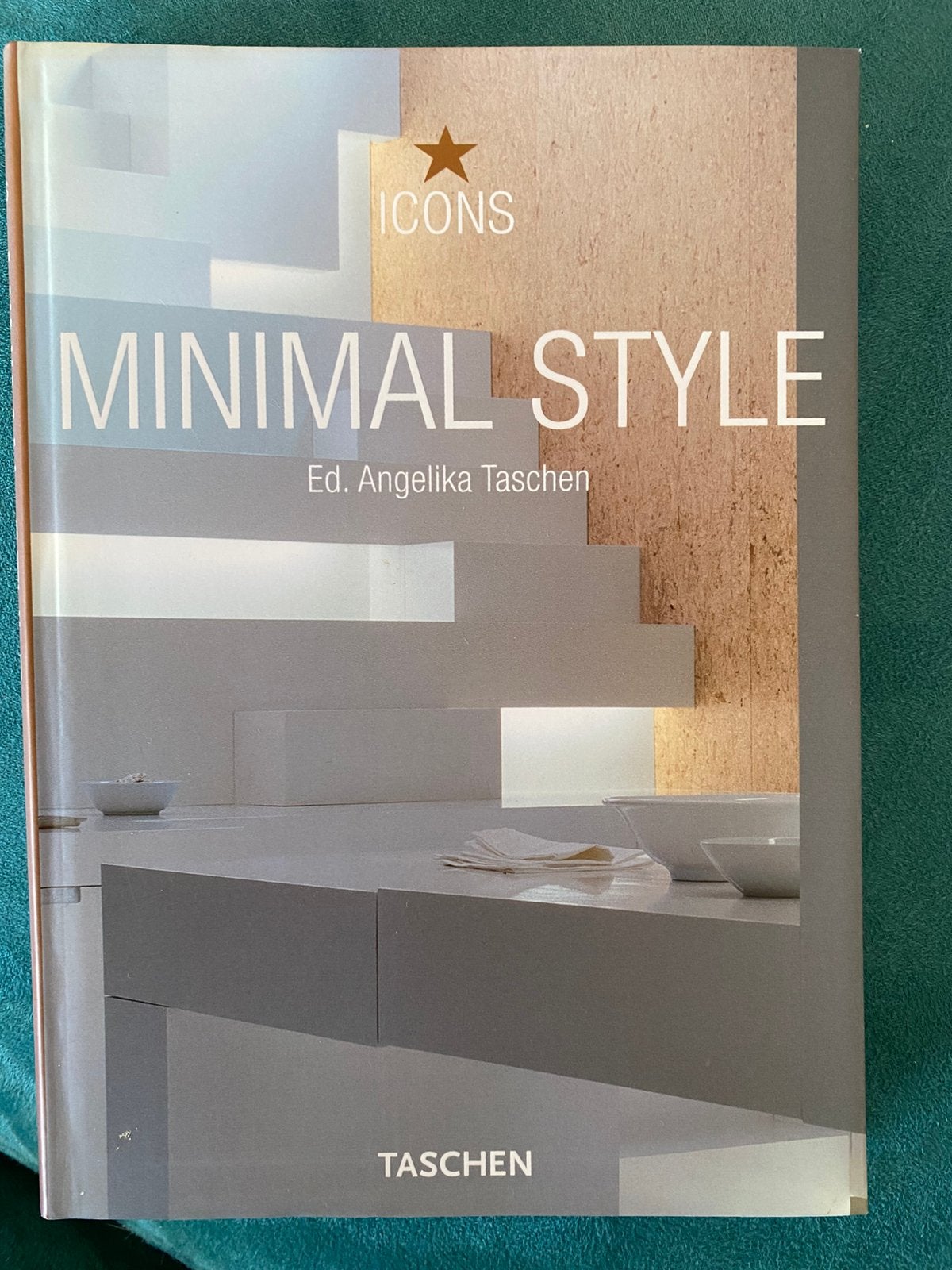 2 Taschen Icons designboeken: Minimal Style & Miami Style, Boeken, Ophalen, Zo goed als nieuw, Interieur en Design