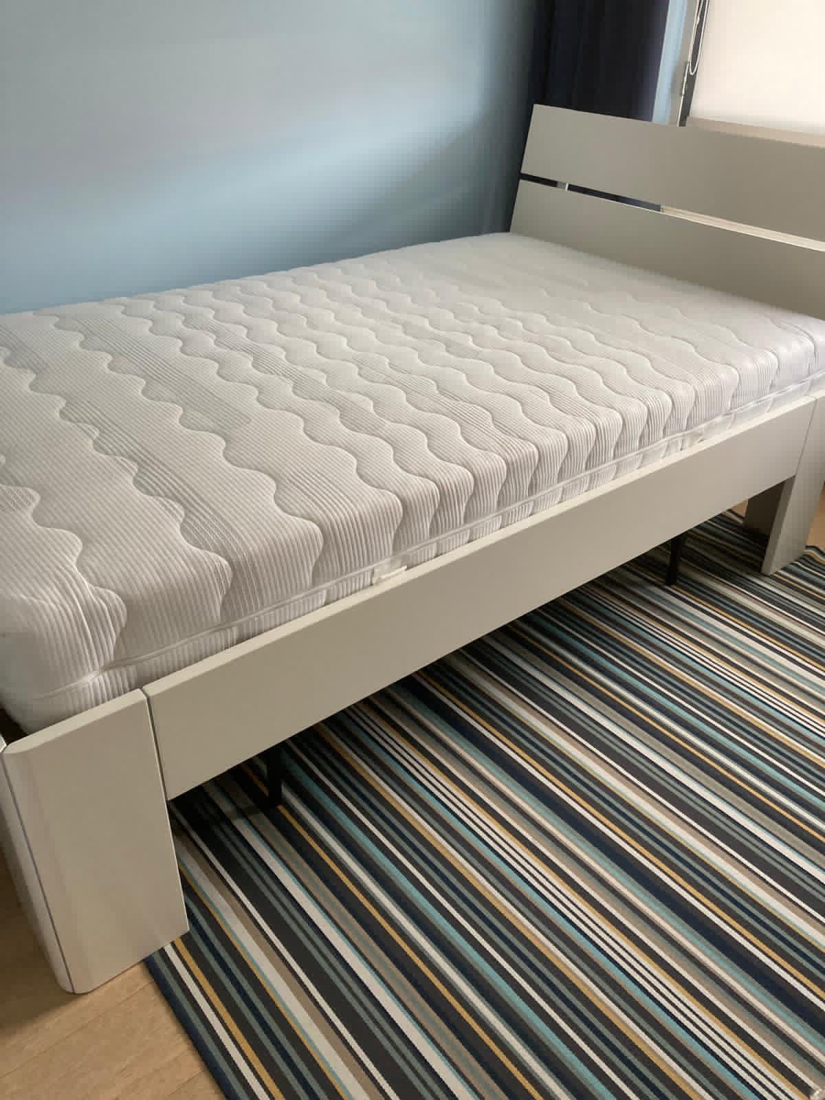 Eenpersoonsbed van 120x200cm incl matras en lattenbodem, Huis en Inrichting, Slaapkamer | Bedden, Ophalen, Verstelbaar, Eenpersoons