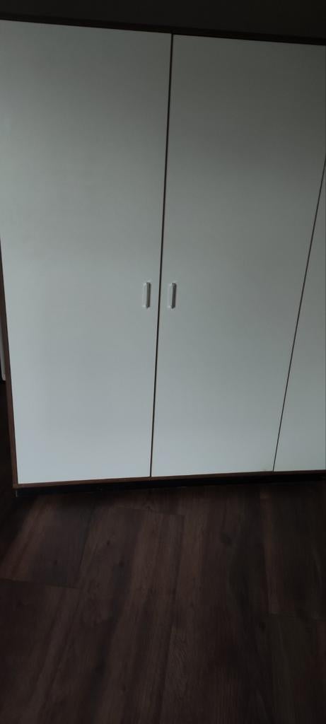 Grote hang/legkast met spiegel - gratis op te halen, Huis en Inrichting, Kasten | Kledingkasten, Ophalen of Verzenden