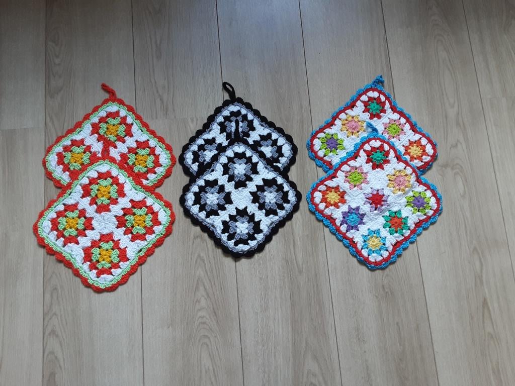 Granny Square pannenlappen,  dubbel gehaakt, Huis en Inrichting, Ophalen of Verzenden, Nieuw