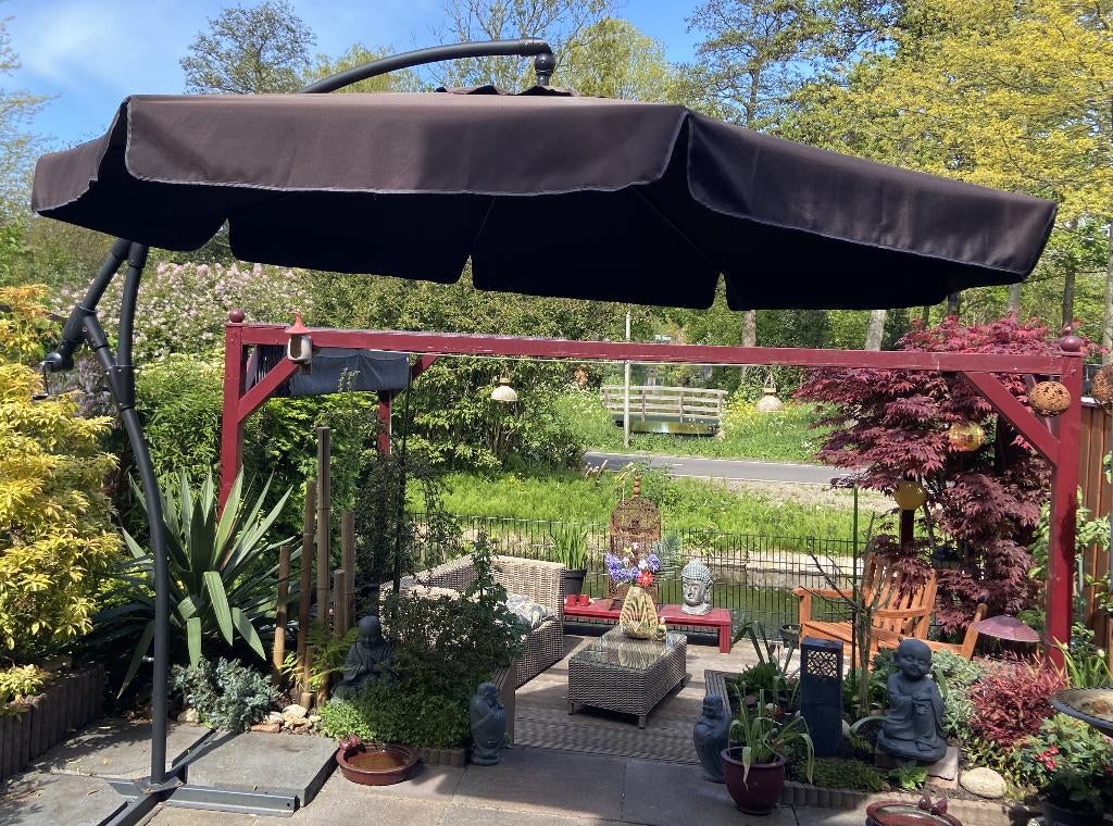 MADISON ZWEEFPARASOL DIAM. 3Mtr KLEUR GRIJS, Tuin en Terras, Ophalen, Verstelbaar, Gebruikt, 2 tot 3 meter