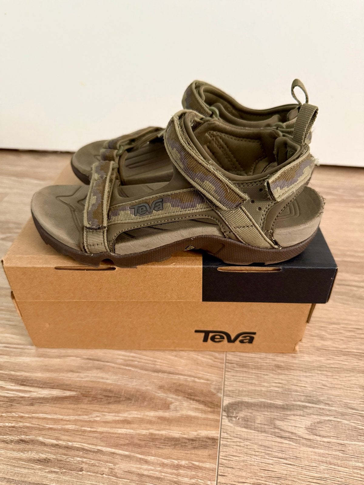 Teva sandalen - maat 33/34, Ophalen, Gebruikt, Jongen of Meisje