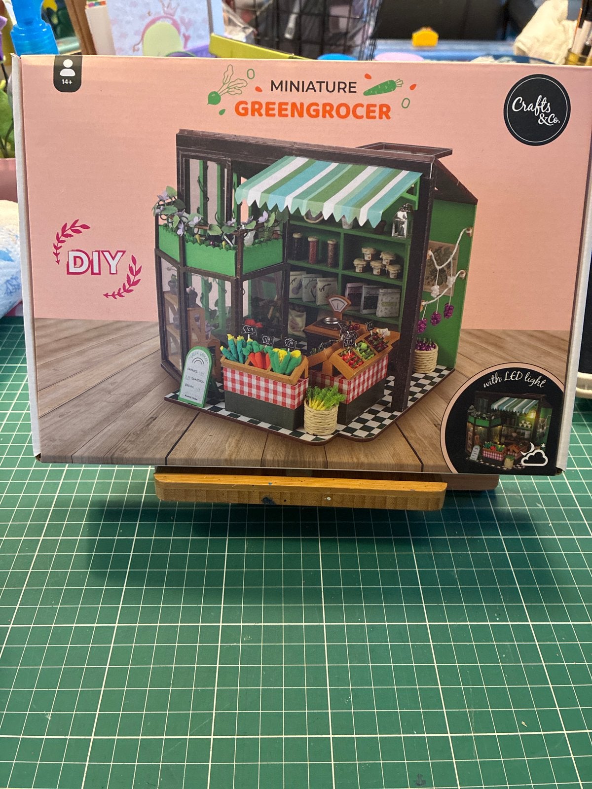 DIY Miniatuur Groenteboer Knutselset met LED-licht, Hobby en Vrije tijd, Overige thema's, Nieuw, Meerkleurig, Elektrisch