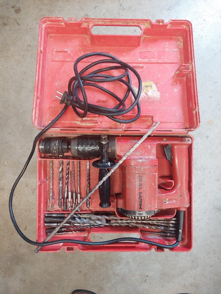 HILTI TE22 boorhamer, inclusief koffer en accessoires, Gebruikt, Boor- en/of Breekhamer, Ophalen of Verzenden, Klopboormechanisme