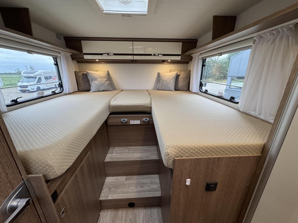 Dethleffs Trend 7057 Enkele bedden Hefbed 2016, Standaard zit, Ringverwarming, Fiat, Half-integraal
