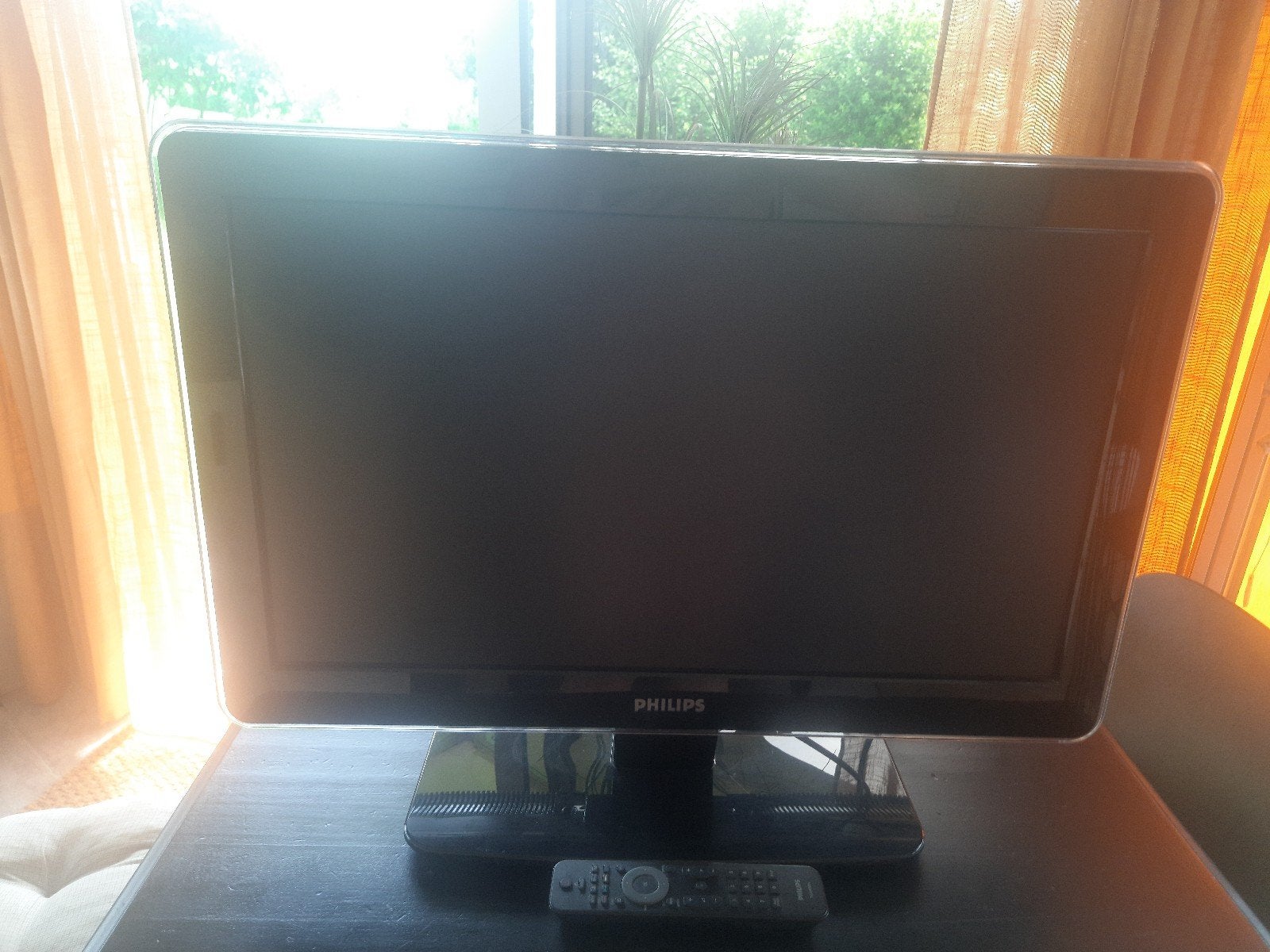 Philips TV 65 cm (26 inch) ideaal voor op de camping, Ophalen