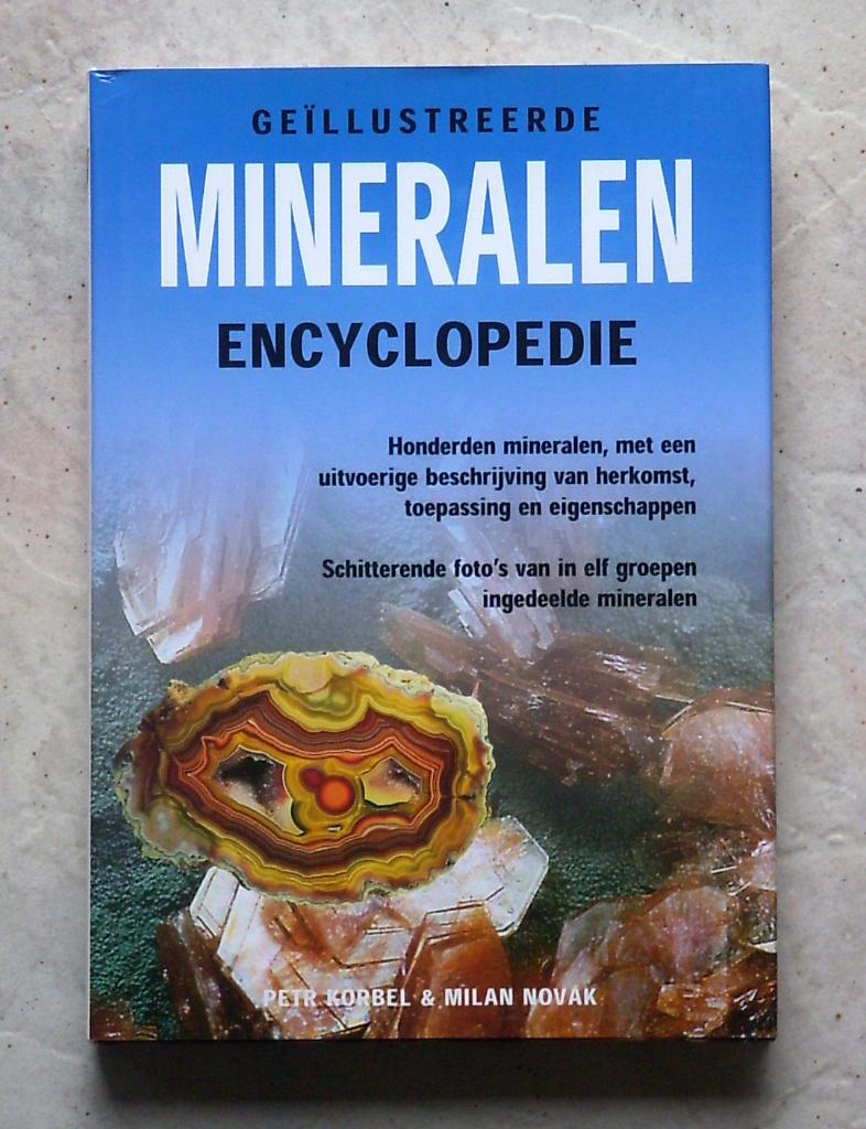 Mineralen encyclopedie, Ophalen of Verzenden, Mineraal