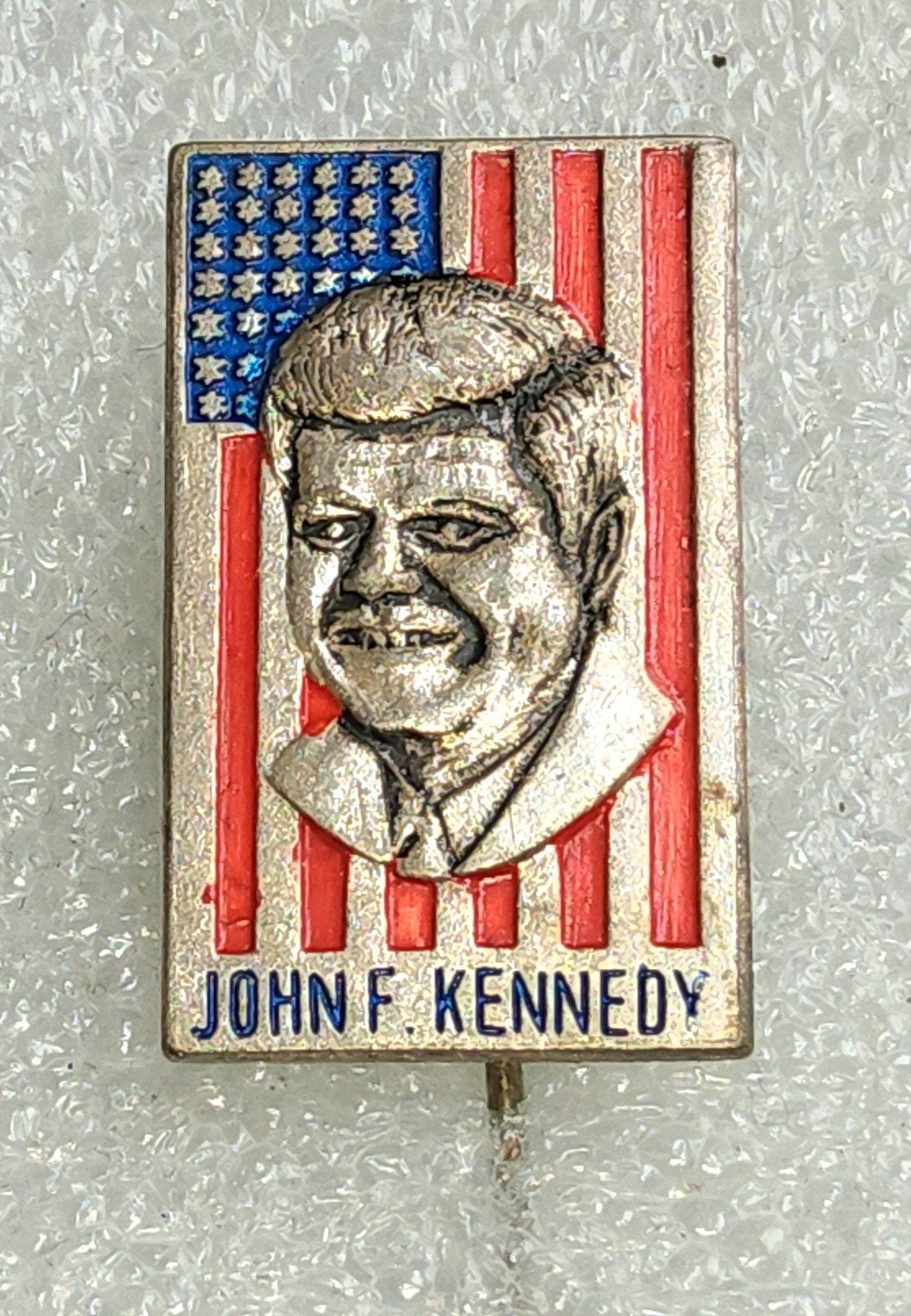 Vintage John F. Kennedy Speldje - Amerikaanse Vlag, Ophalen of Verzenden, Gebruikt, Overige onderwerpen, Speldje of Pin