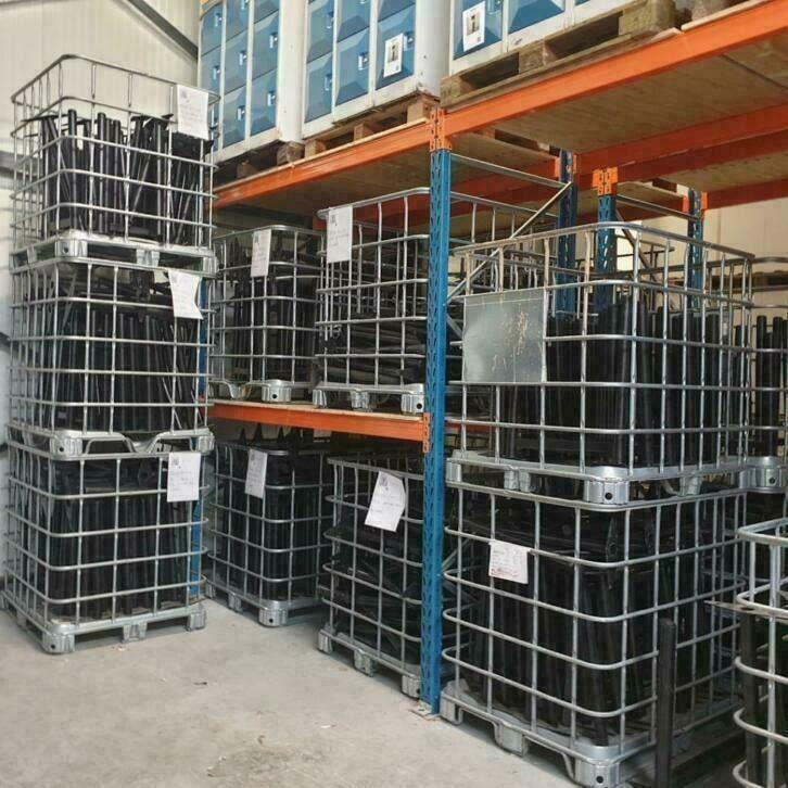grote partij metalen tafelpoten losse poten voor tafel buro, Huis en Inrichting, Tafelonderdelen, Ophalen, Gebruikt, 200 cm of meer