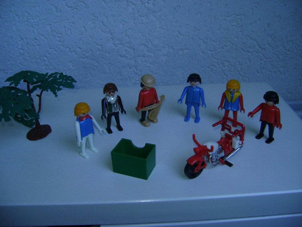 9 del playmobiel 6 popjes motor kist boom viool, Ophalen of Verzenden, Zo goed als nieuw, Los playmobil
