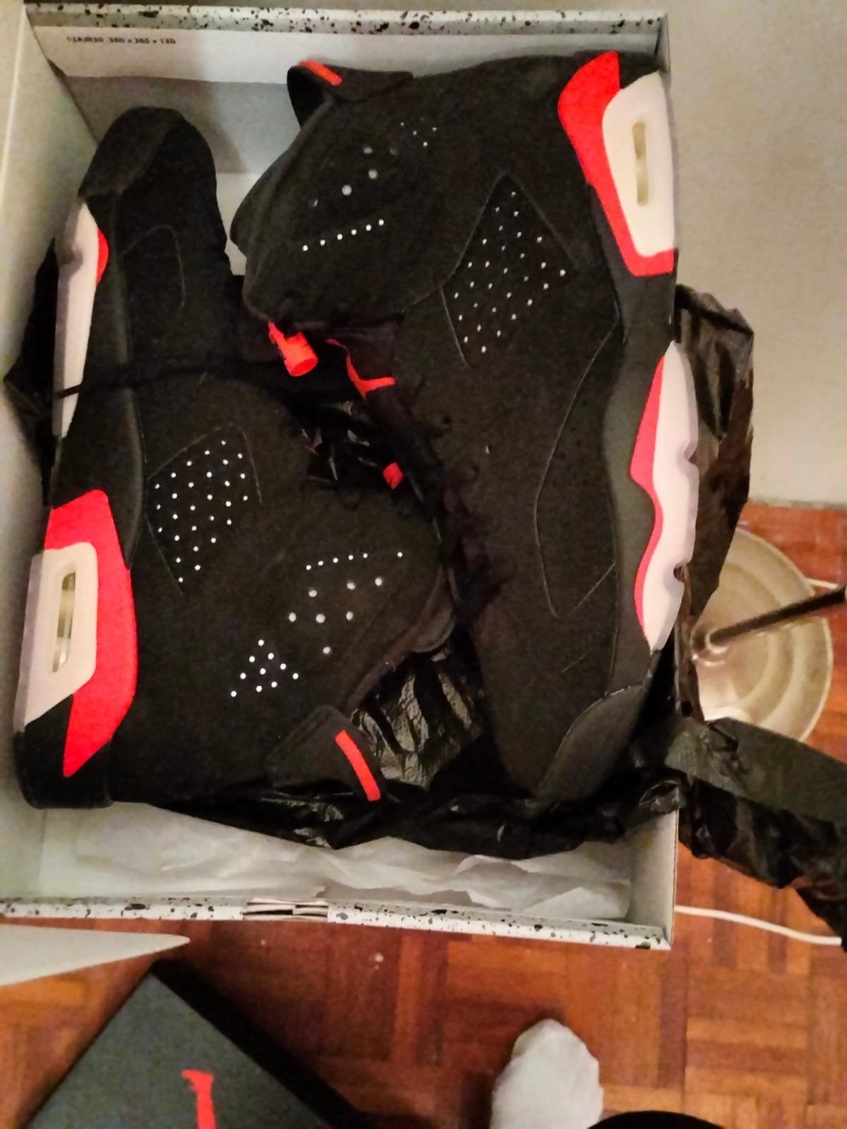 Nike Air JORDAN 6. Black & InfraRed, Sport en Fitness, Basketbal, Ophalen of Verzenden, Nieuw, Schoenen