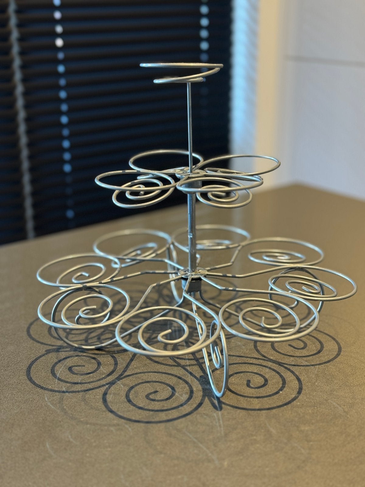 Metalen cupcake standaard - 2 stuks, Ophalen, Gebruikt, Metaal, Overige vormen