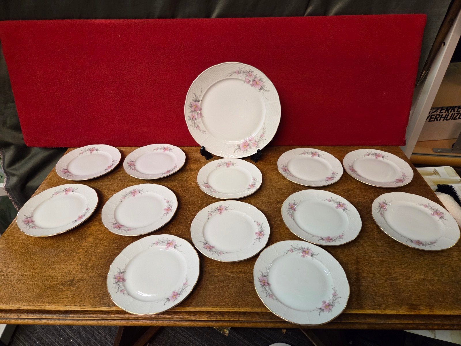 Vintage Tsjechisch Porselein TK Thun– 12 Bordjes + Schaal, Antiek en Kunst, Verzenden