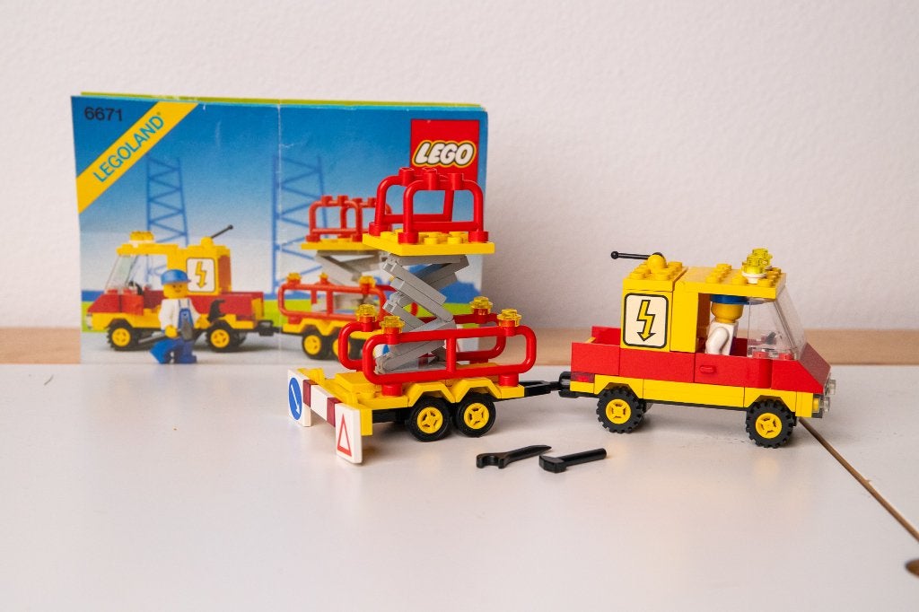 Foto 2 van Lego City 6671: Kraanwagen met aanhanger en instructieboekje