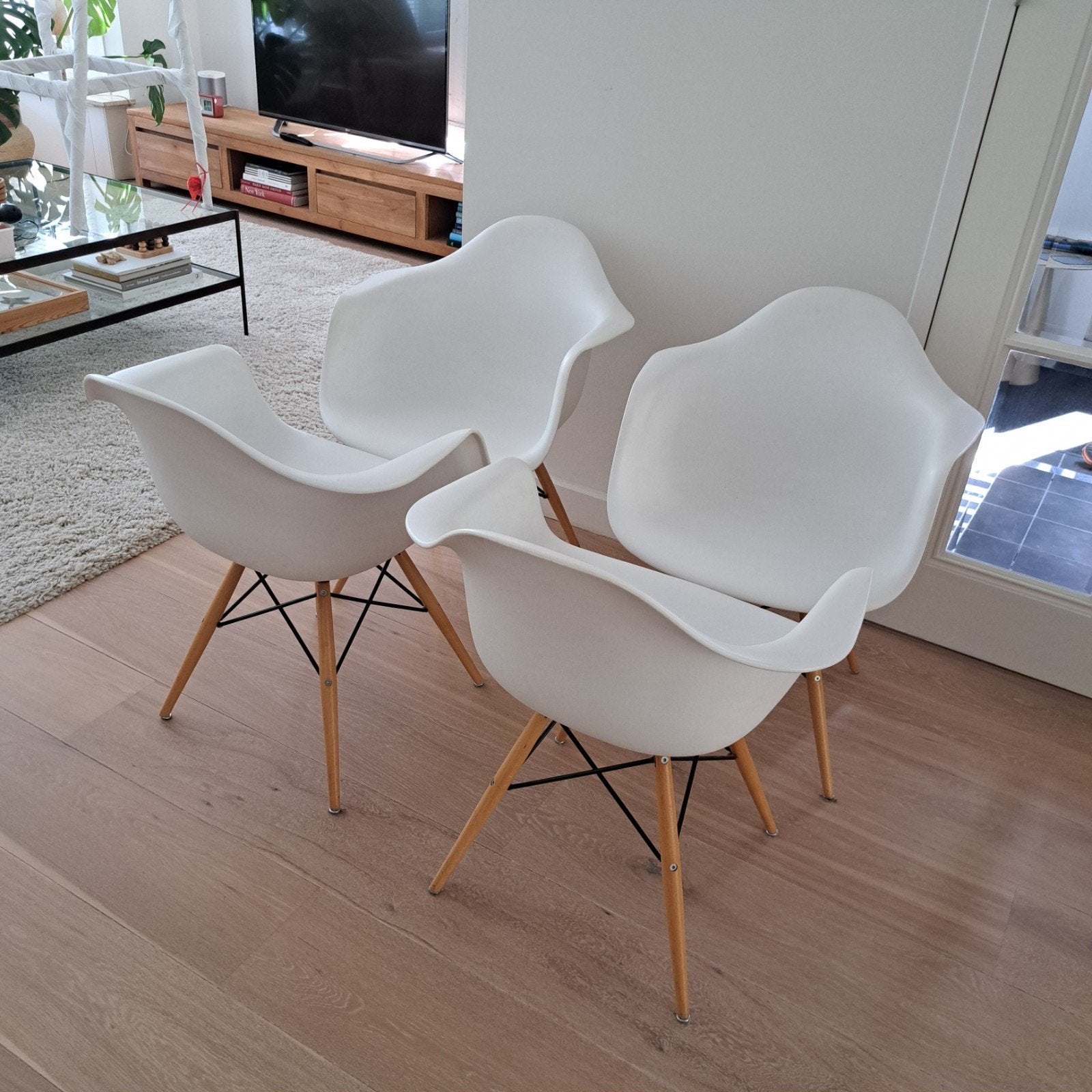 Eetkamerstoelen.Charles Eames replica, Huis en Inrichting, Gebruikt, Hout, Wit, Design, Modern