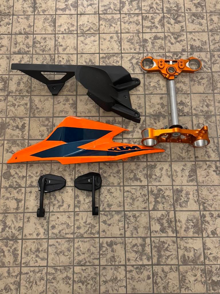 KTM Super Duke 1290 onderdelen triple clamp spiegels, Ophalen of Verzenden, Zo goed als nieuw