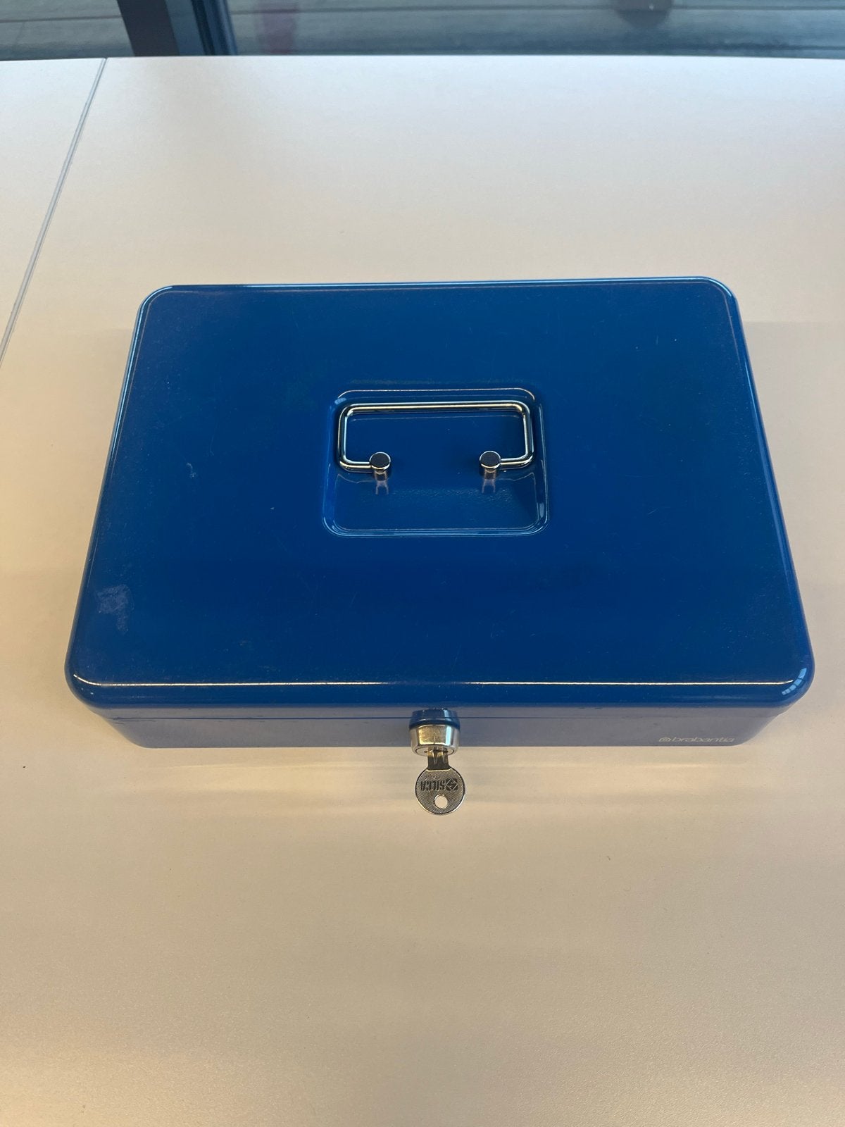 Brabantia geldkistje blauw met sleutel en muntenbakje, Ophalen