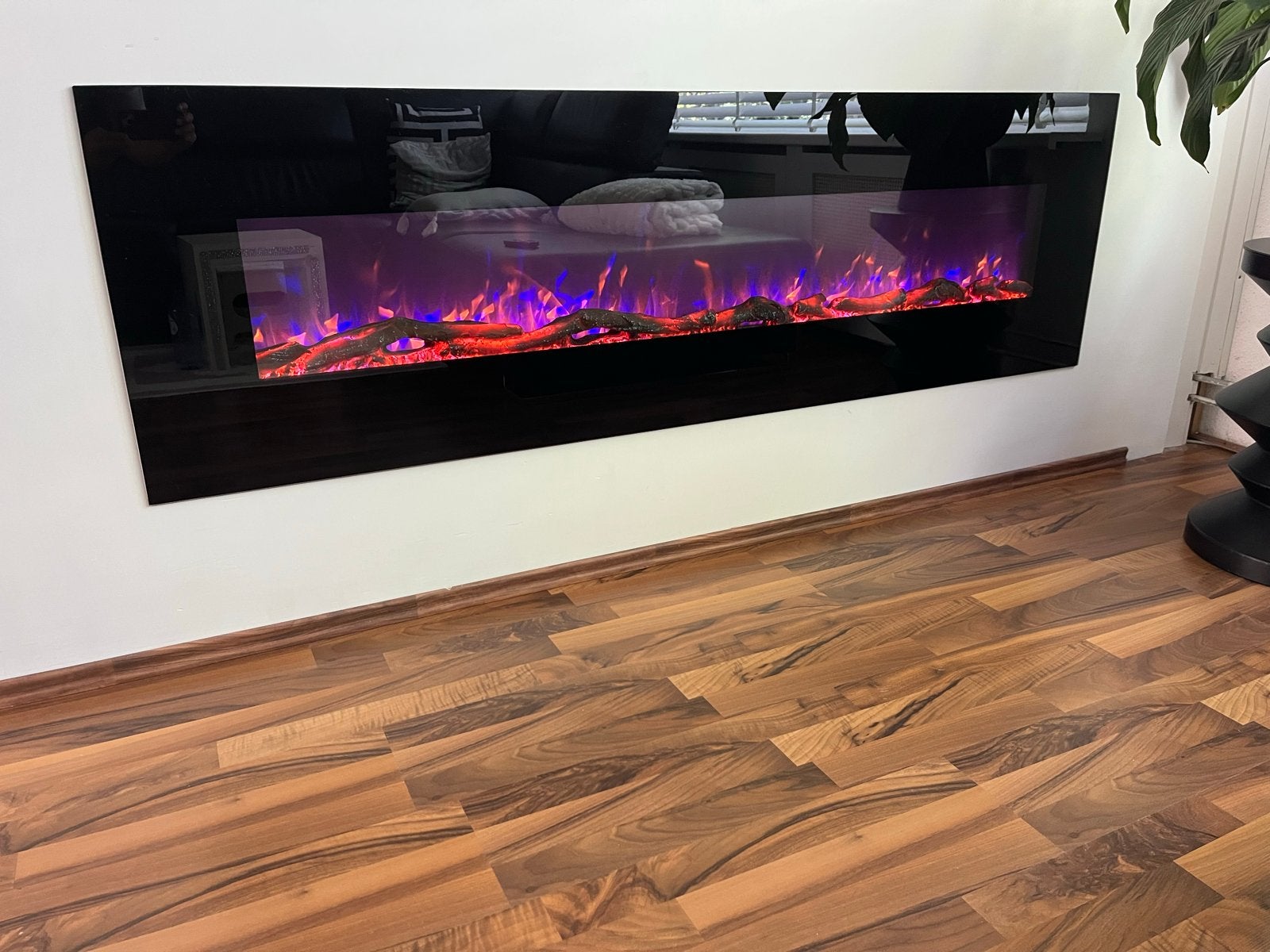 Moderne Elektrische Wandhaard met Kleurrijke Vlammen, Ophalen of Verzenden, Zo goed als nieuw, Hangende haard, Elektrische haard