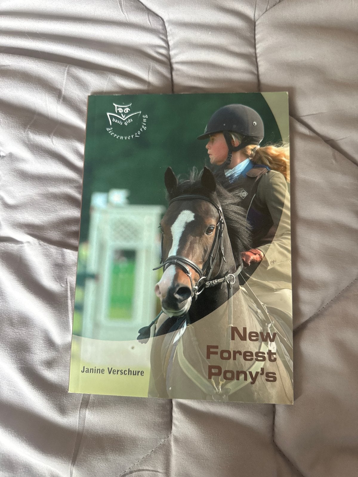 New Forest Pony's - Basisgids Dierenverzorging, Ophalen, Zo goed als nieuw, Non-fictie