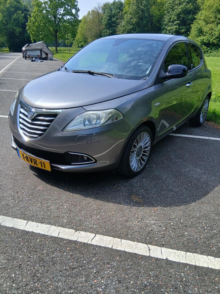 Lancia Ypsilon 0.9 Twinair 85PK Start&stop 2012 Grijs, Auto's, Voorwielaandrijving, 24 km/l, Handgeschakeld, Particulier