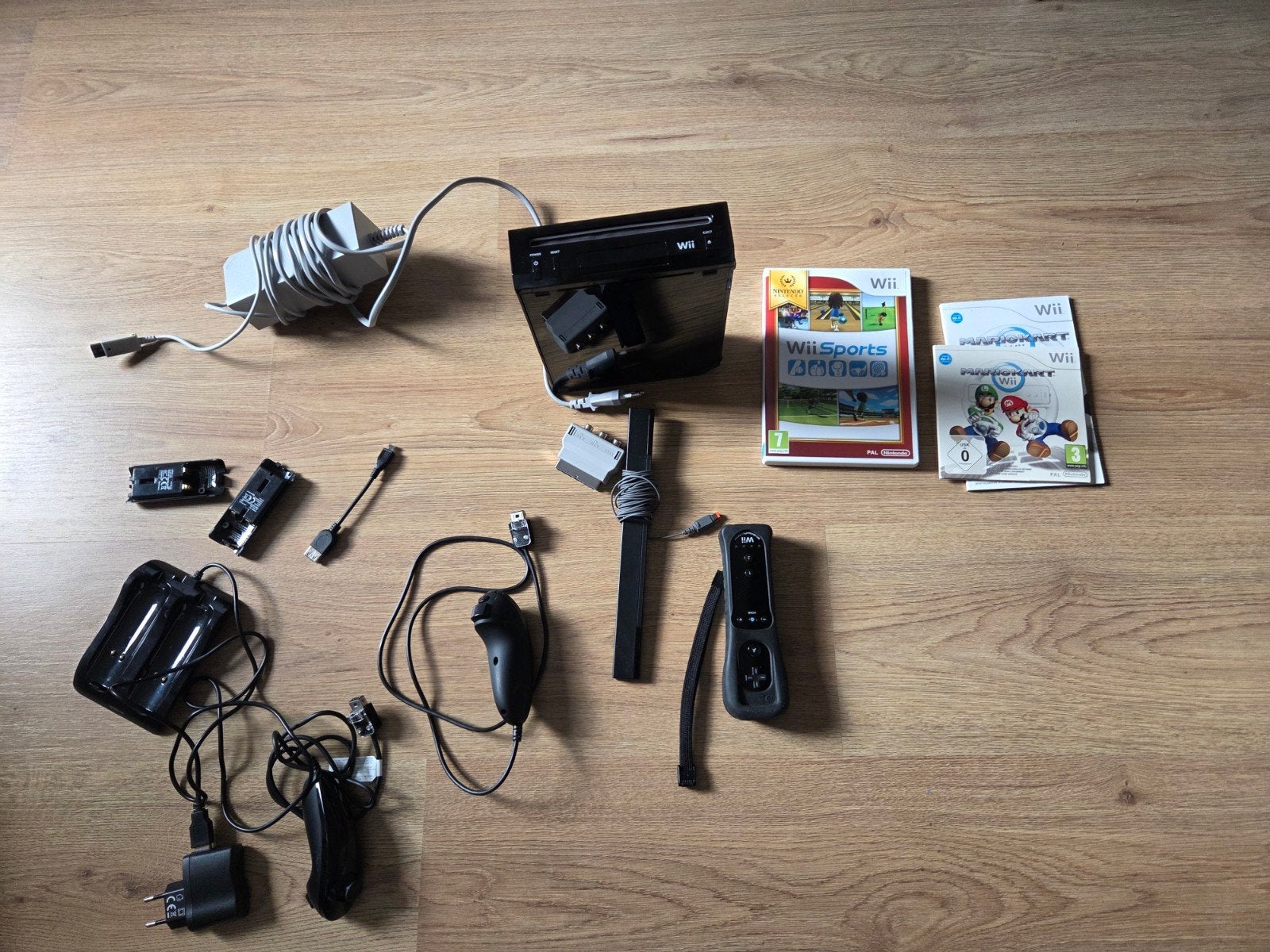 Nintendo Wii: Compleet met controllers en accessoires., Ophalen of Verzenden, Zo goed als nieuw, Met 3 controllers of meer, Met games
