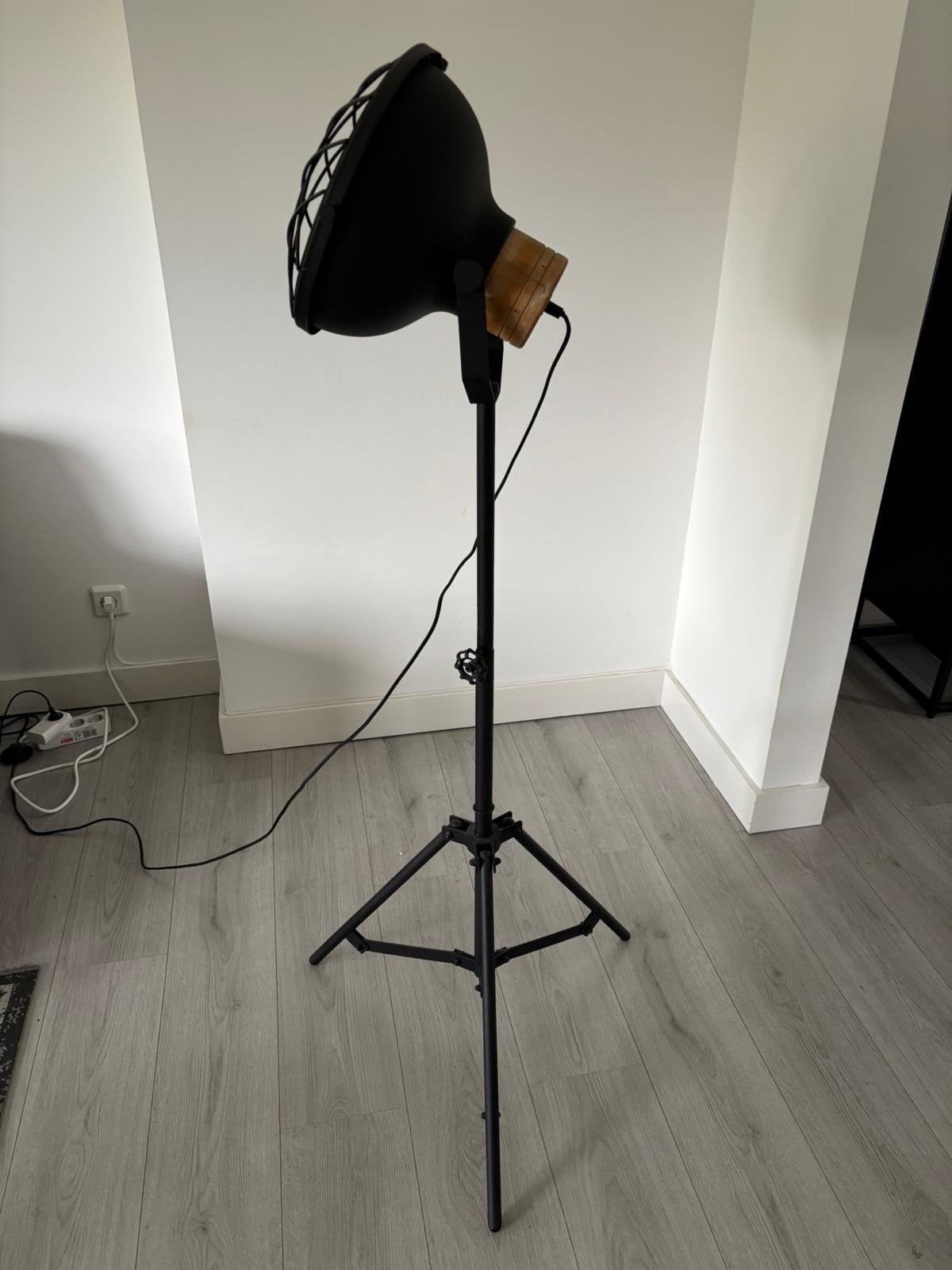 Staande lamp Industrieel, Huis en Inrichting, Lampen | Vloerlampen, Ophalen of Verzenden, Gebruikt, 150 tot 200 cm