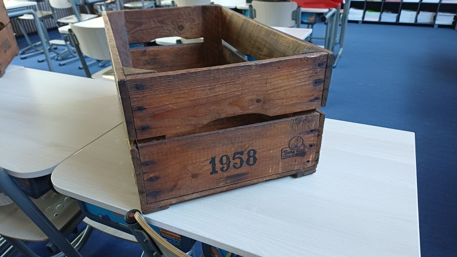 2 originele veilingkisten uit 1958 en 1962, Ophalen