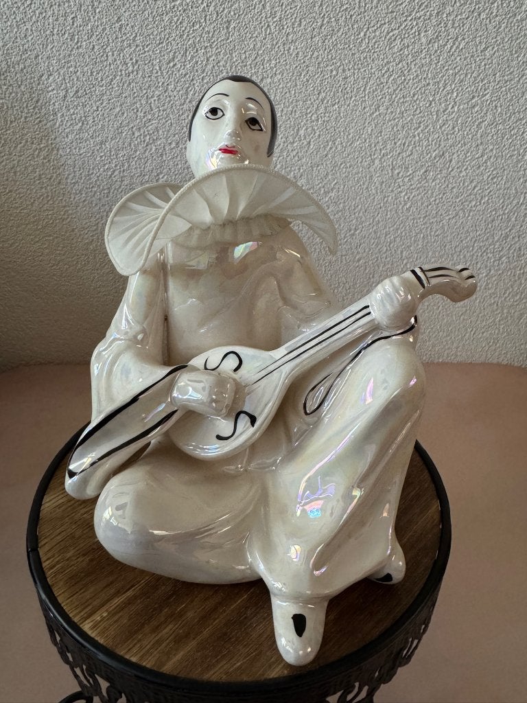 Vintage keramiek beeld Pierrot clown met mandoline, Ophalen of Verzenden, Zo goed als nieuw, Mens