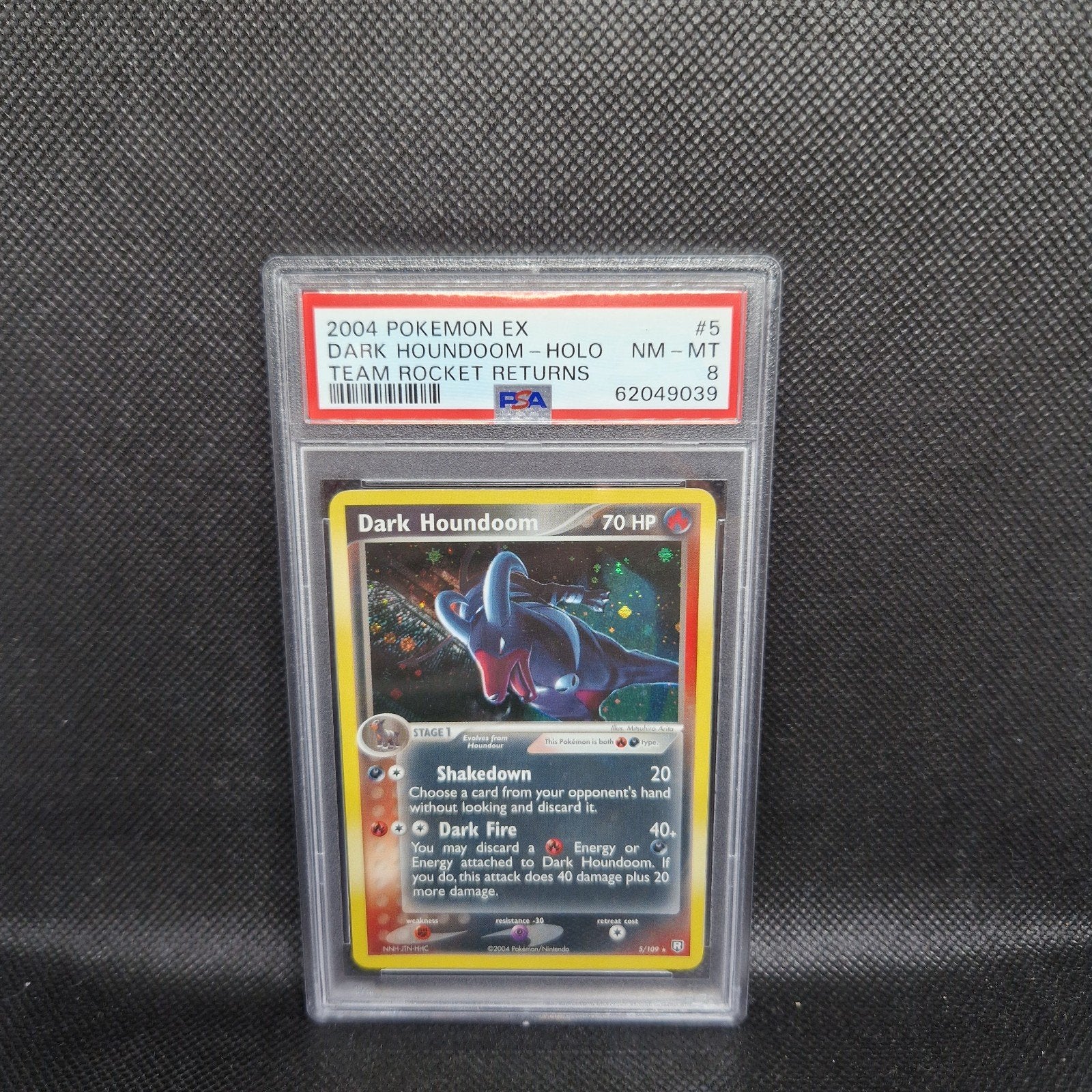 Dark Houndoom Holo Team Rocket Returns PSA 8, Ophalen of Verzenden, Zo goed als nieuw