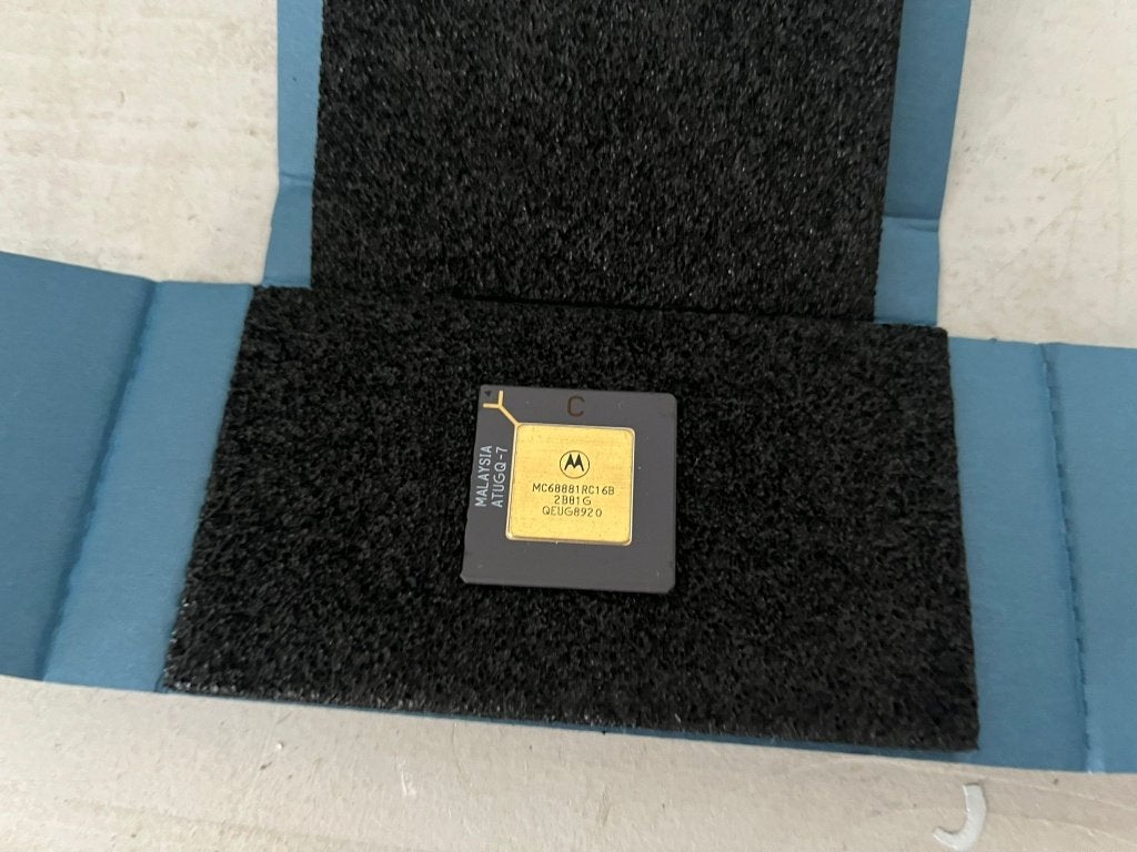 MOTOROLA MC68881 FLOATING POINT COPROCESSOR - 16MHz, Computers en Software, Vintage Computers, Ophalen of Verzenden