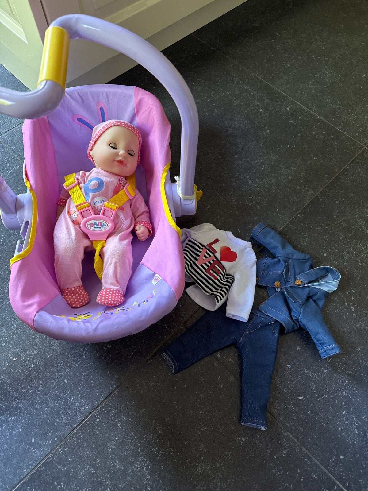 Baby Born babypop met max cosy en extra kleding, Kinderen en Baby's, Speelgoed | Poppen, Ophalen of Verzenden, Gebruikt, Babypop
