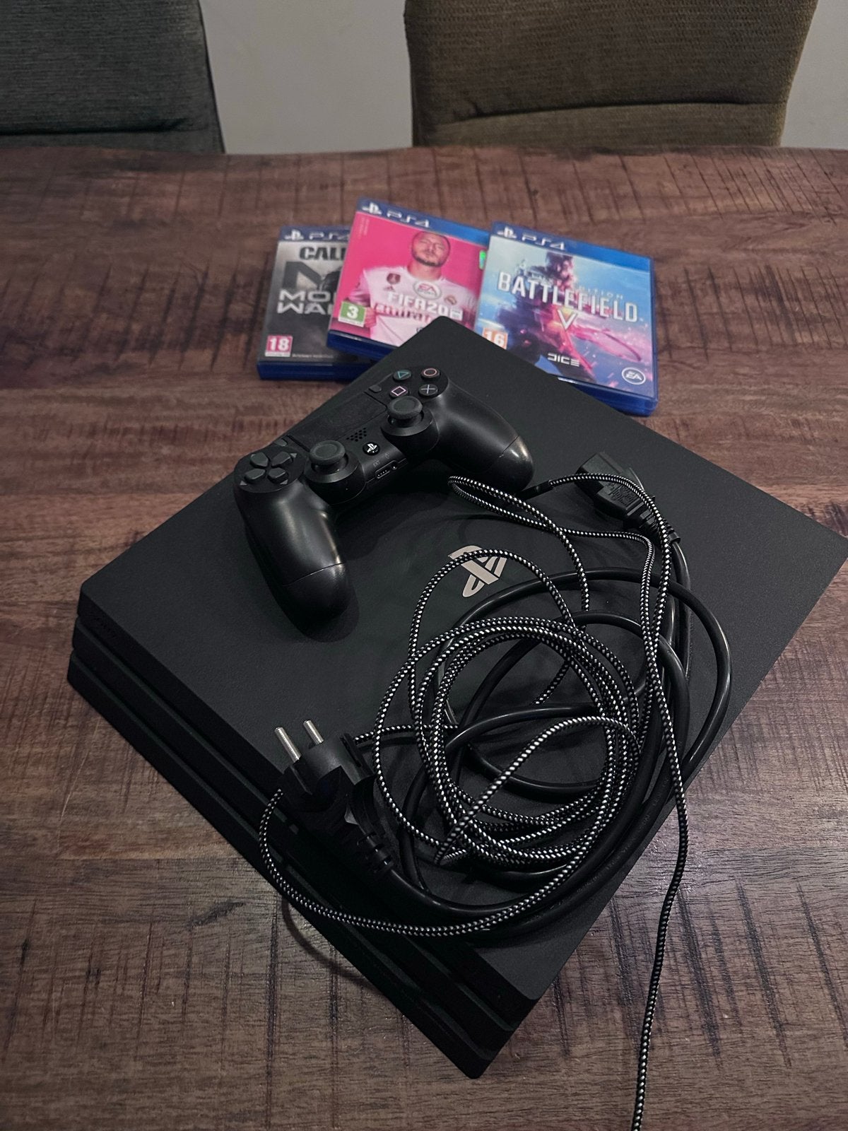 PS4 Pro 1TB met 3 games en 1 controller, Spelcomputers en Games, Ophalen of Verzenden, 1 TB, Met 1 controller, Pro