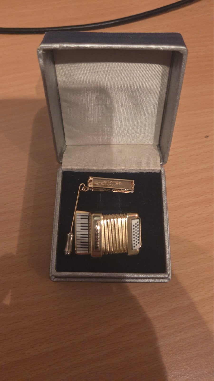 Vintage Hohner Accordeon Broche - Made in Germany, Overige materialen, 4 tot 7 cm, Ophalen of Verzenden, Zo goed als nieuw