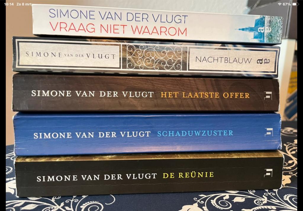 Simone van der Vlugt - 5 spannende thrillers/romans, Ophalen of Verzenden, Gelezen, Nederland
