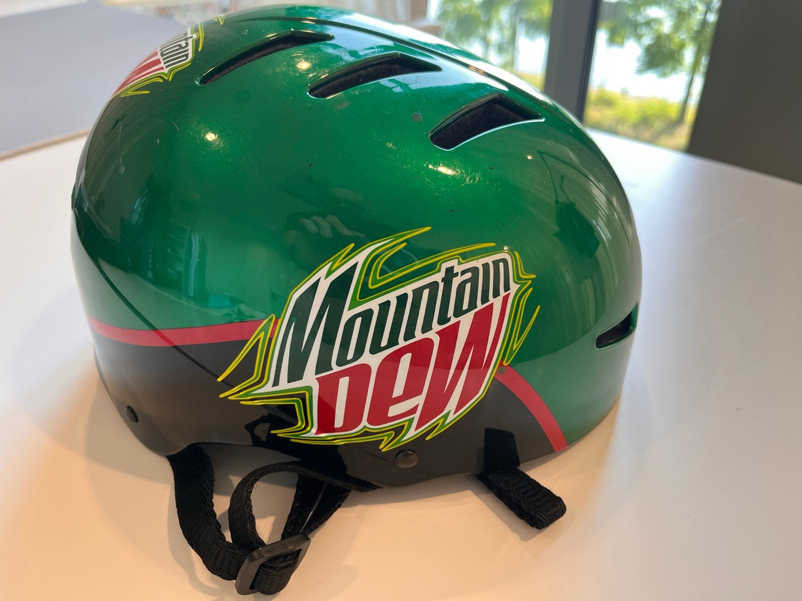 Mountain Dew Bell Helm - Skateboarding/Roller Skating, Ophalen of Verzenden, Gebruikt, S, Heer of Dame