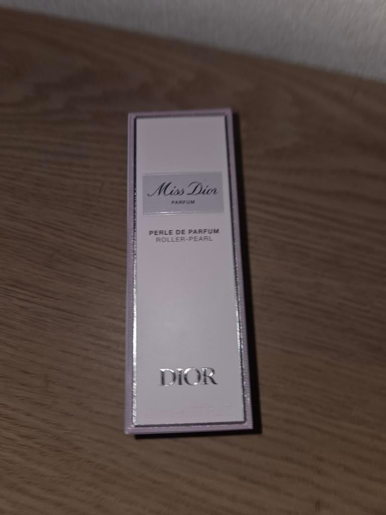 Parfum roller dior, Ophalen of Verzenden, Nieuw, Gehele gezicht