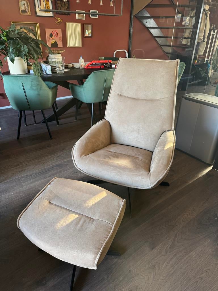 ZGAN fauteuil met lounge optie en voetenbankje, Ophalen, 75 tot 100 cm, Zo goed als nieuw, Stof